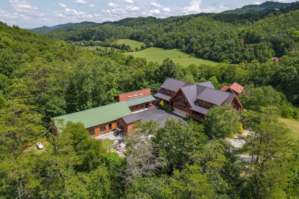 Moose Hollow Lodge - Luxury Mountain Retreat